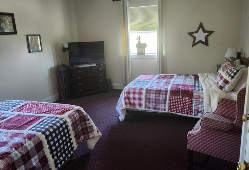 패밀리 룸, Greystone Manor Bed & Breakfast