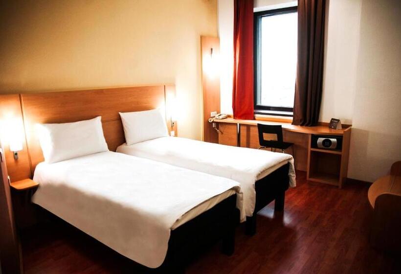 اتاق استاندارد با چشم‌انداز شهر, Ibis Astana