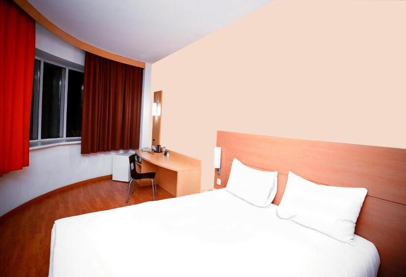 Premium Room City View, Ibis Astana