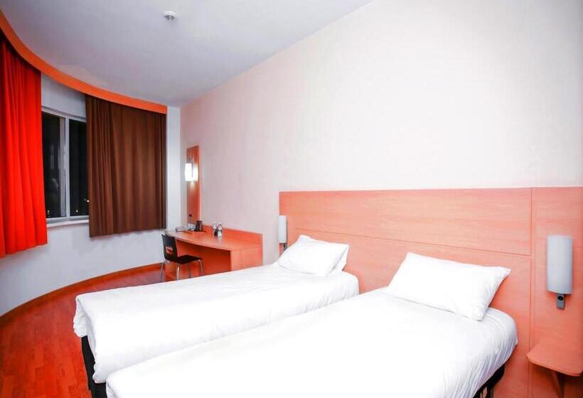 Premium Room City View, Ibis Astana