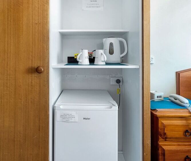 اتاق خانوادگی, Marquis Hotel Motel