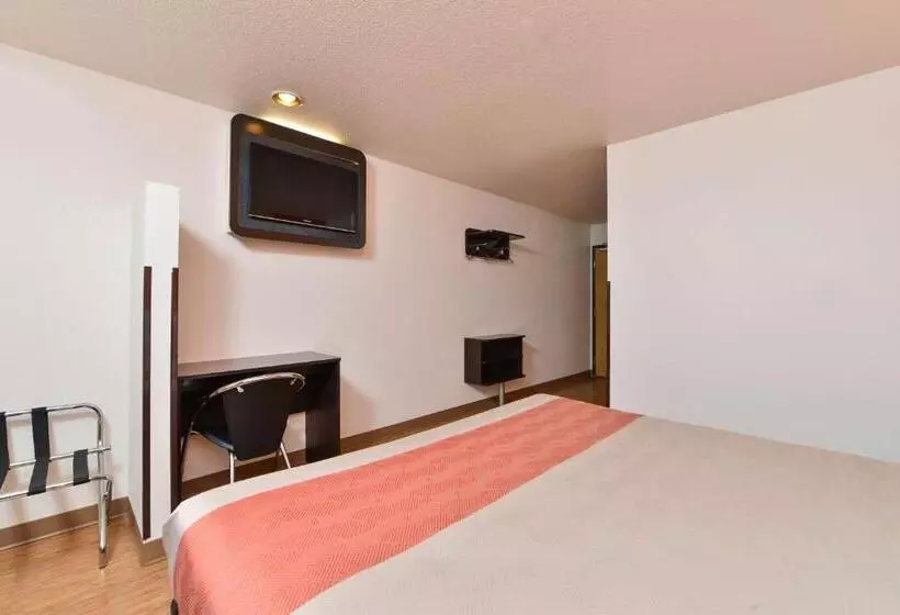 キングサイズベッドのスタンダードルーム, Motel 6meridian, Id  Boise W