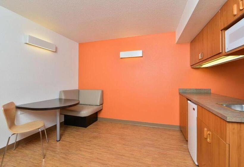 חדר סטנדרט מותאם לאדם עם מוגבלויות, Motel 6meridian, Id  Boise W