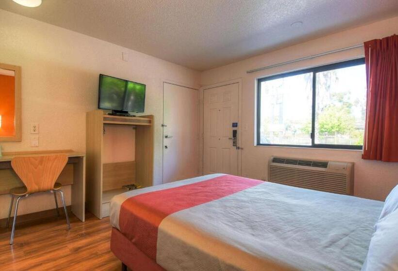 غرفة قياسية لذوى الاحتياجات الخاصة, Motel 6san Ysidro, Ca  San Diego  Border