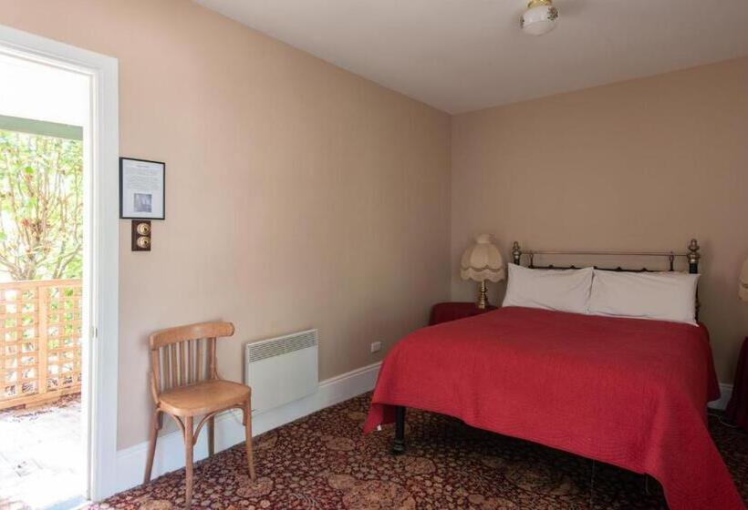 חדר סטנדרט מותאם לאדם עם מוגבלויות, Fitzpatricks Inn