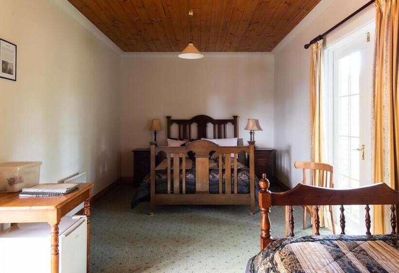 חדר משפחתי נוף לגינה, Fitzpatricks Inn