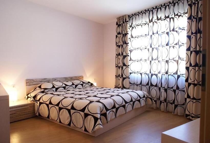 شقة غرفتين مطلة على البحر, Royal Cove Aparthotel   Self Catering