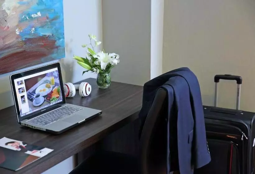 سوییت خانوادگی, Aranjuez Hotel & Suites