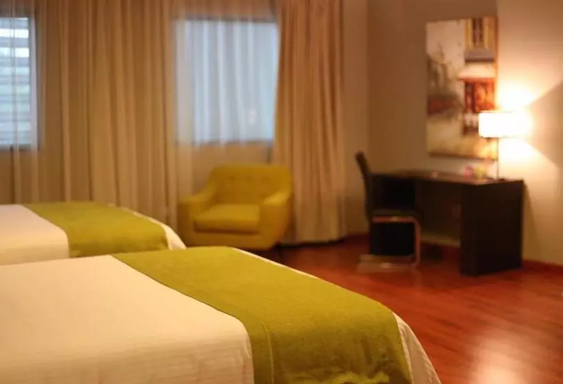 سوییت خانوادگی, Aranjuez Hotel & Suites
