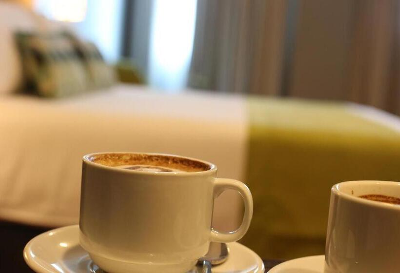 جناح جونيور إداري, Aranjuez Hotel & Suites