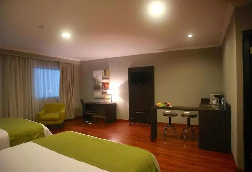 سوییت خانوادگی, Aranjuez Hotel & Suites