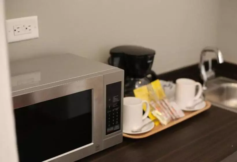 سوییت خانوادگی, Aranjuez Hotel & Suites