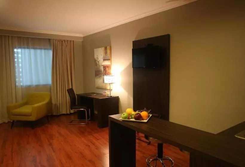 سوییت خانوادگی, Aranjuez Hotel & Suites