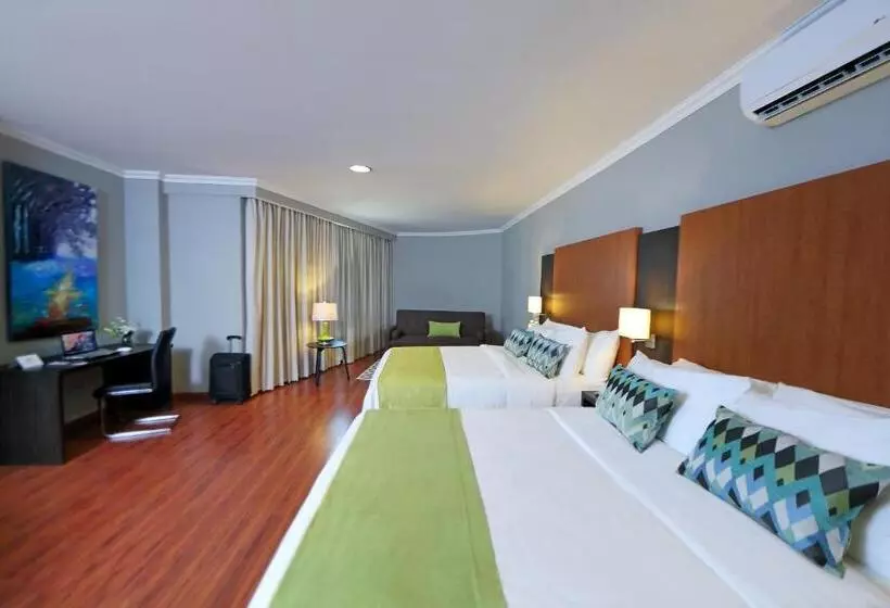سوییت خانوادگی, Aranjuez Hotel & Suites