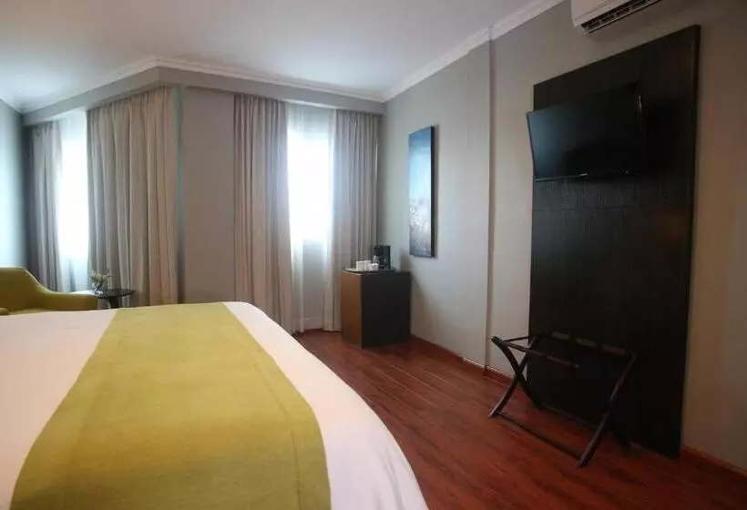 سوییت جونیور اجرایی, Aranjuez Hotel & Suites