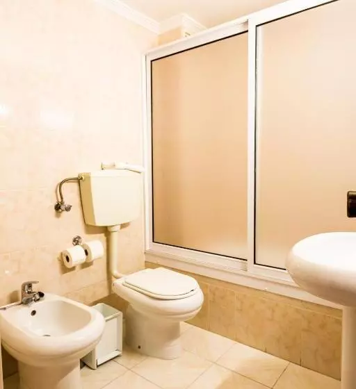 اتاق استاندارد سه نفره, Dona Amélia Hotel by Ridan Hotels