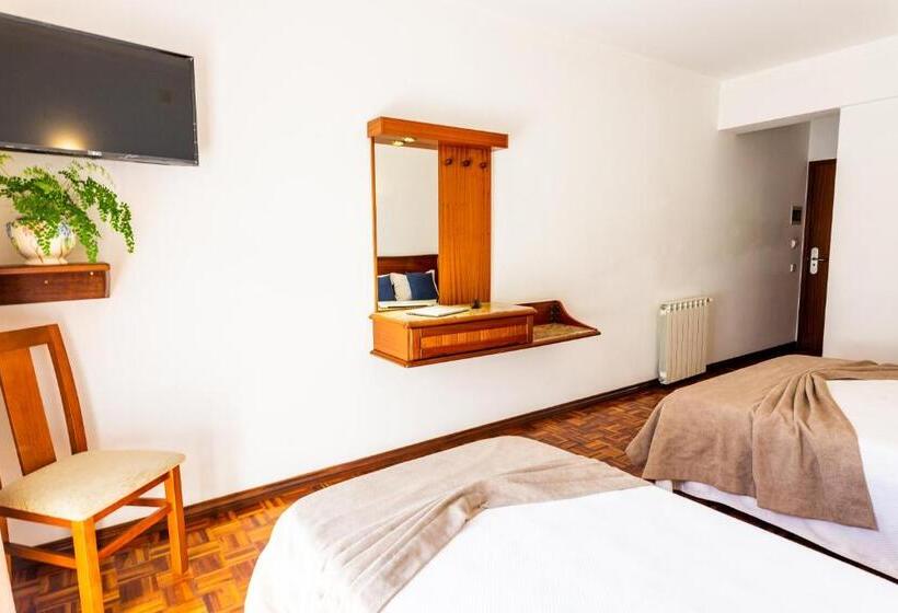 Номер Стандарт Трехместный, Dona Amélia Hotel by Ridan Hotels