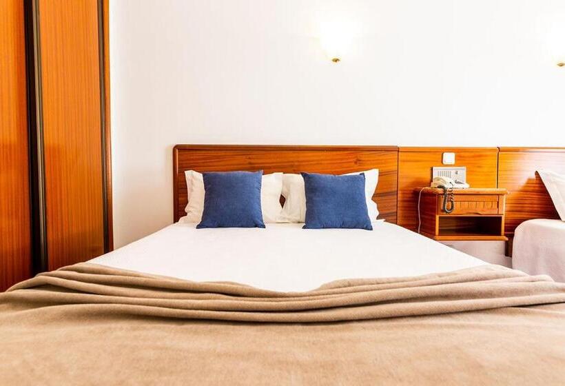 Номер Стандарт Трехместный, Dona Amélia Hotel by Ridan Hotels