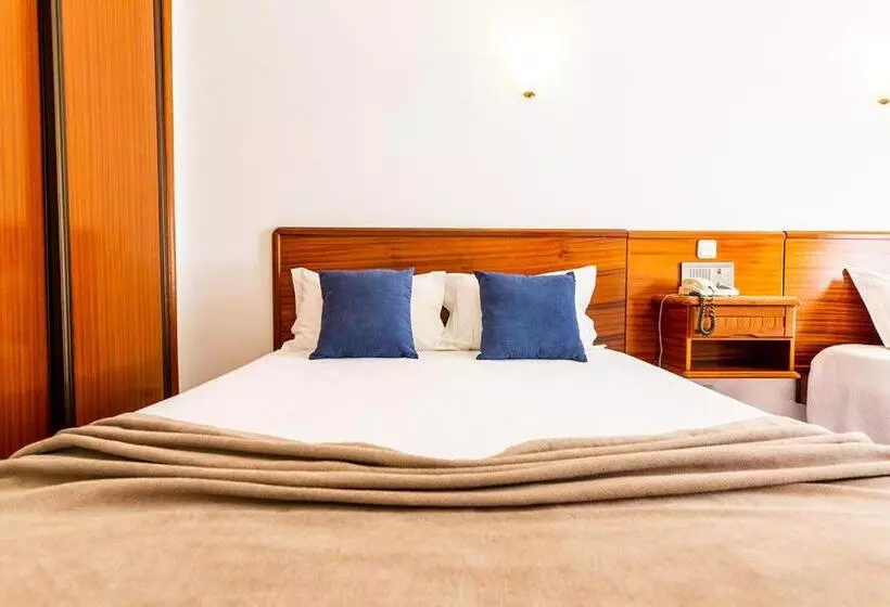 اتاق استاندارد سه نفره, Dona Amélia Hotel by Ridan Hotels