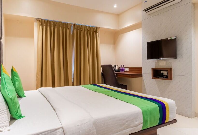 Номер Deluxe, Treebo Blossom   Viman Nagar