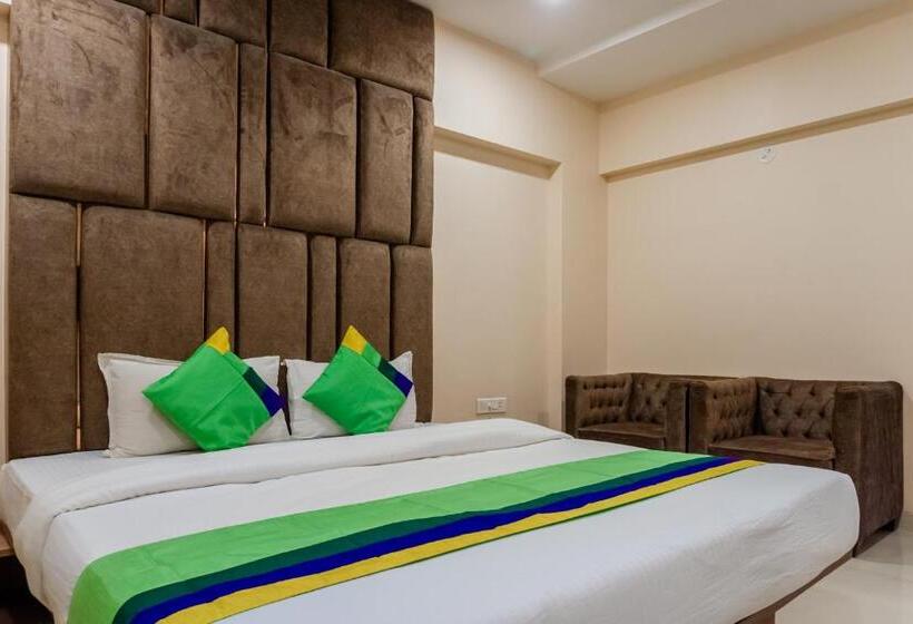 Номер Deluxe, Treebo Blossom   Viman Nagar