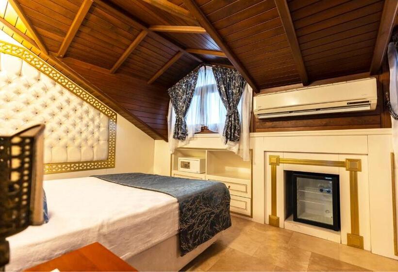 Superior Room with Terrace, Castle Old Town