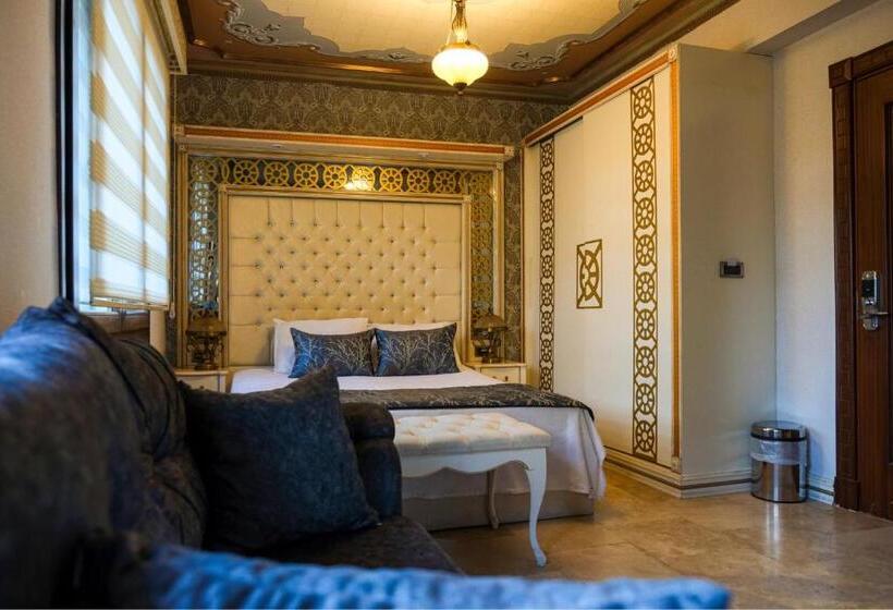 Camera Deluxe, Castle Old Town