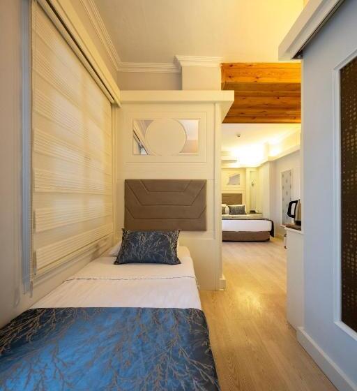 Standard Quadruple Room, Castle Old Town