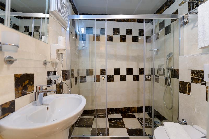 Camera Standard, Castle Old Town