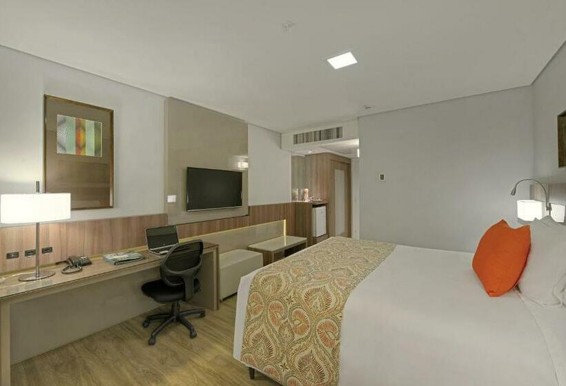 חדר דחוקס עם מיטת קינג, Deville Prime Campo Grande