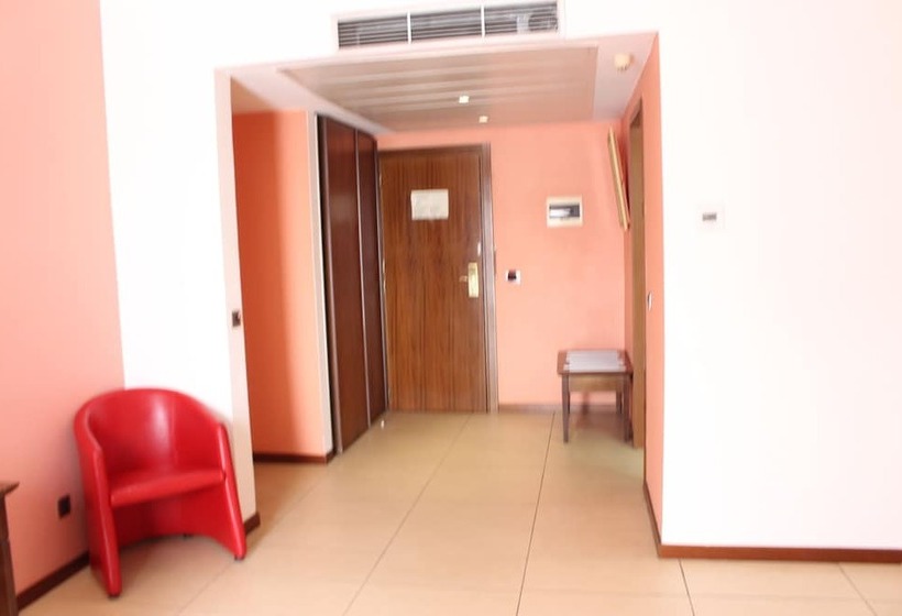 سوییت جونیور, Djeuga Palace