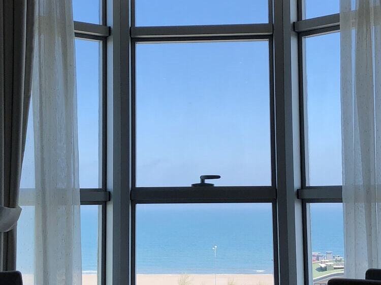 اتاق استاندارد سه نفره, Grand Amisos