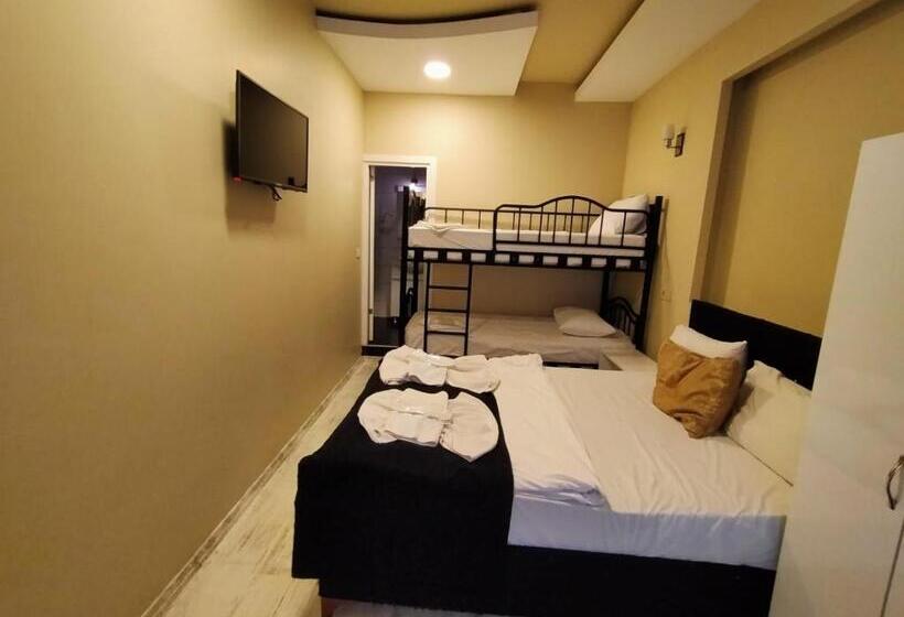 Familienzimmer, Istanbul Central