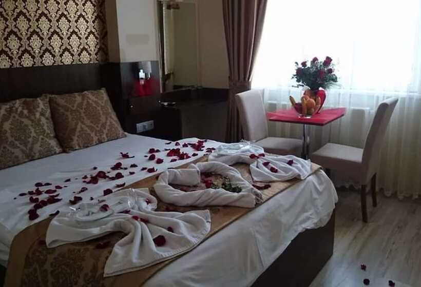 3-Bett-Standardzimmer, Istanbul Central