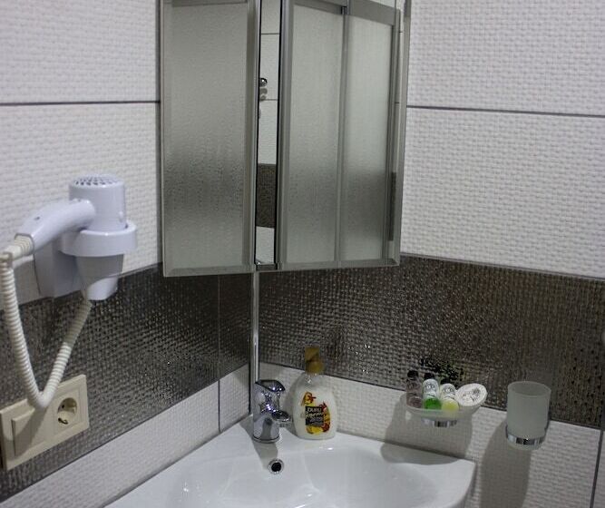 3-Bett-Standardzimmer, Istanbul Central