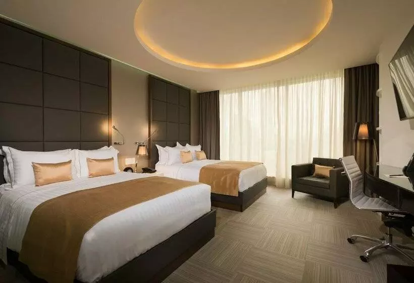 اتاق اجرایی, Las Americas Golden Tower Panama