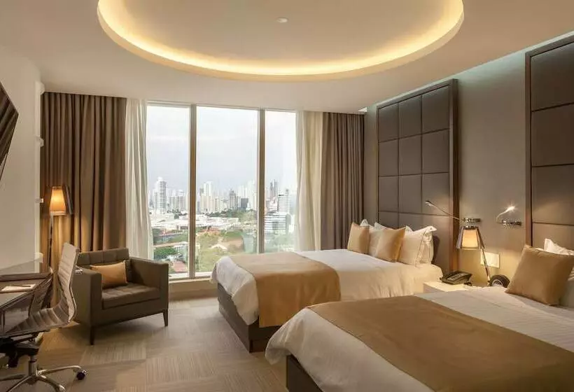 اتاق اجرایی, Las Americas Golden Tower Panama