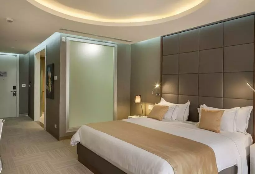 اتاق اجرایی, Las Americas Golden Tower Panama