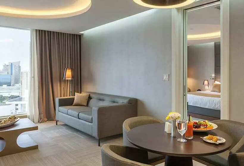 سوییت جونیور با چشمانداز شهر, Las Americas Golden Tower Panama