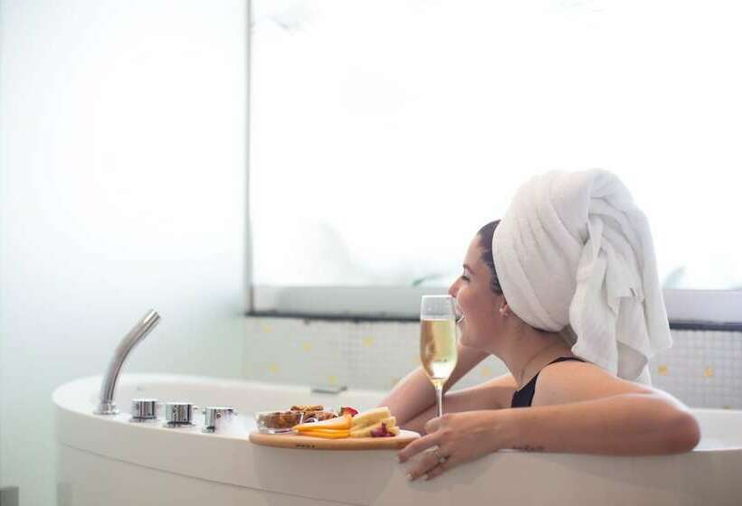 جناح مطل على المدينة, Las Americas Golden Tower Panama