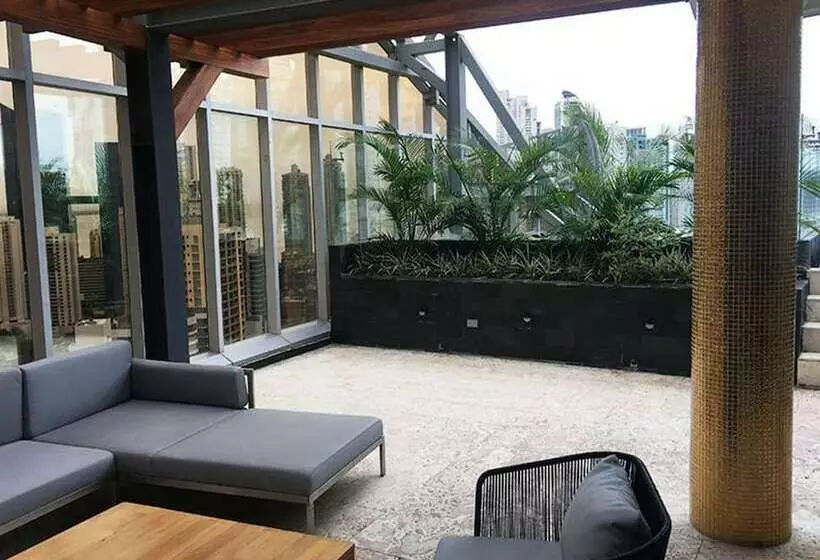 مجموعه ویستا شهر, Las Americas Golden Tower Panama