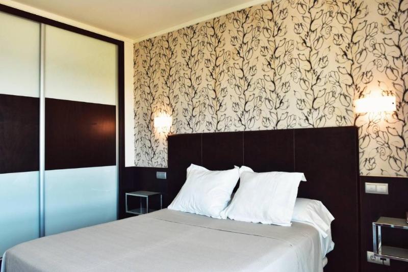 جناح جونيور, Las Americas Golden Tower Panama