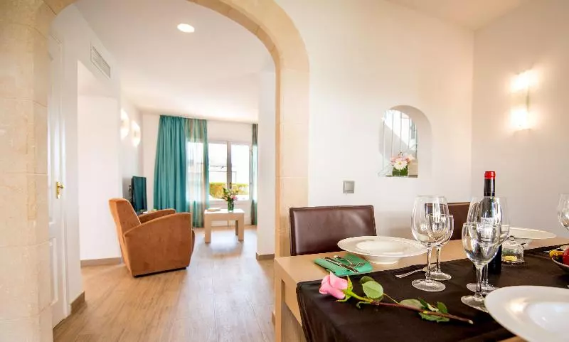 اتاق لوکس, Las Americas Golden Tower Panama