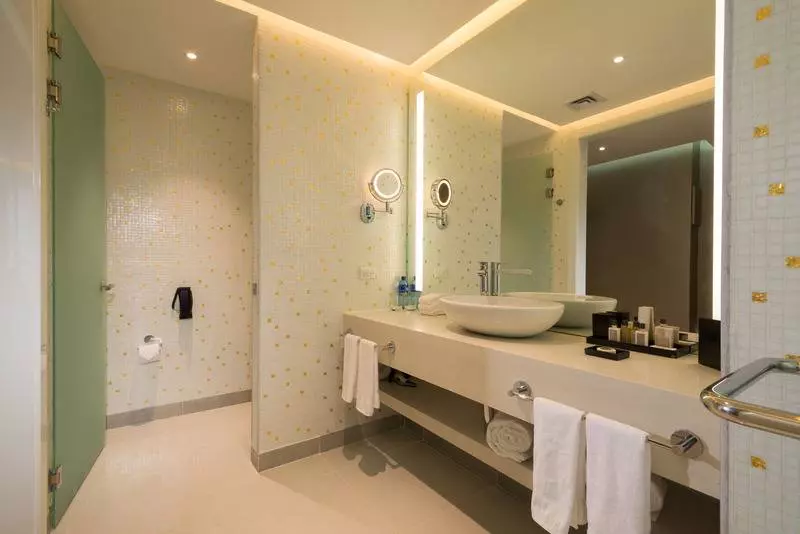 اتاق لوکس با تخت بزرگ, Las Americas Golden Tower Panama