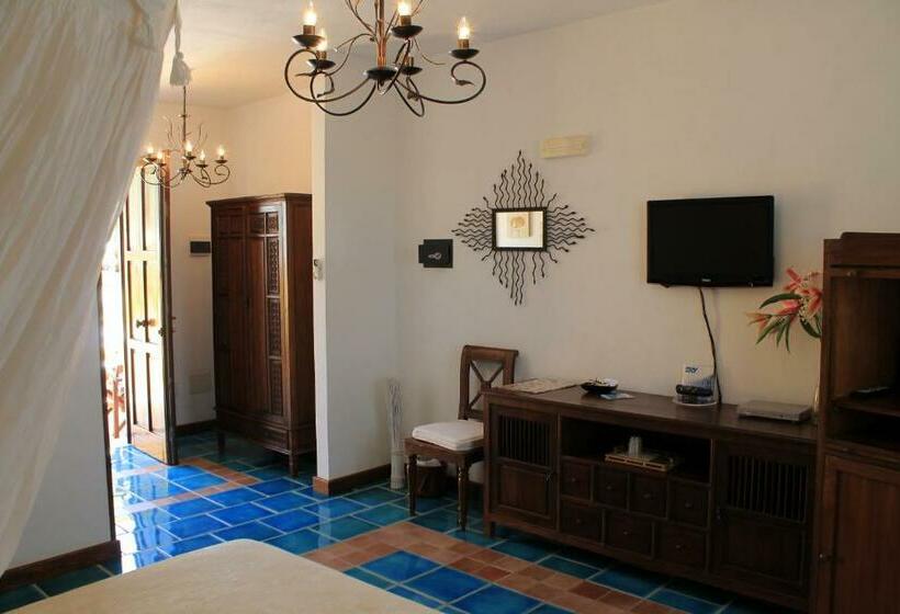 スーペリアールーム, Luagos Club