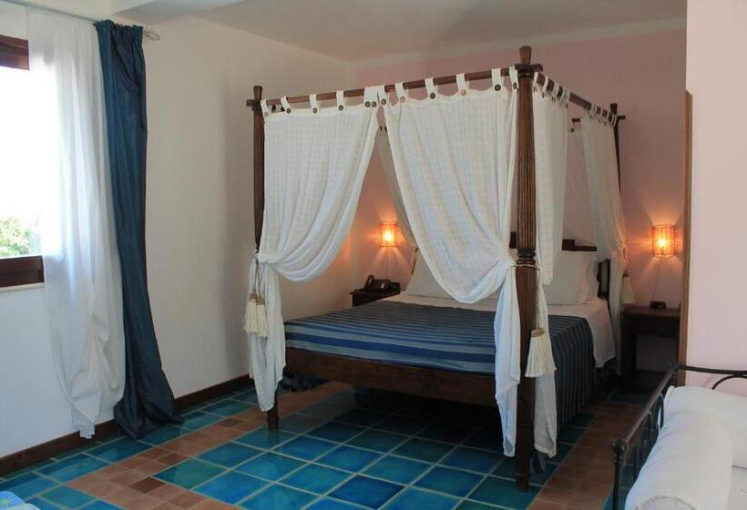 ジュニアスイート, Luagos Club