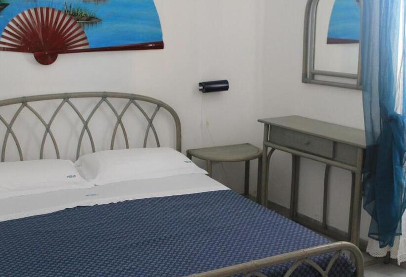 テラスつきの２ベッドルームアパートメント, Luagos Club