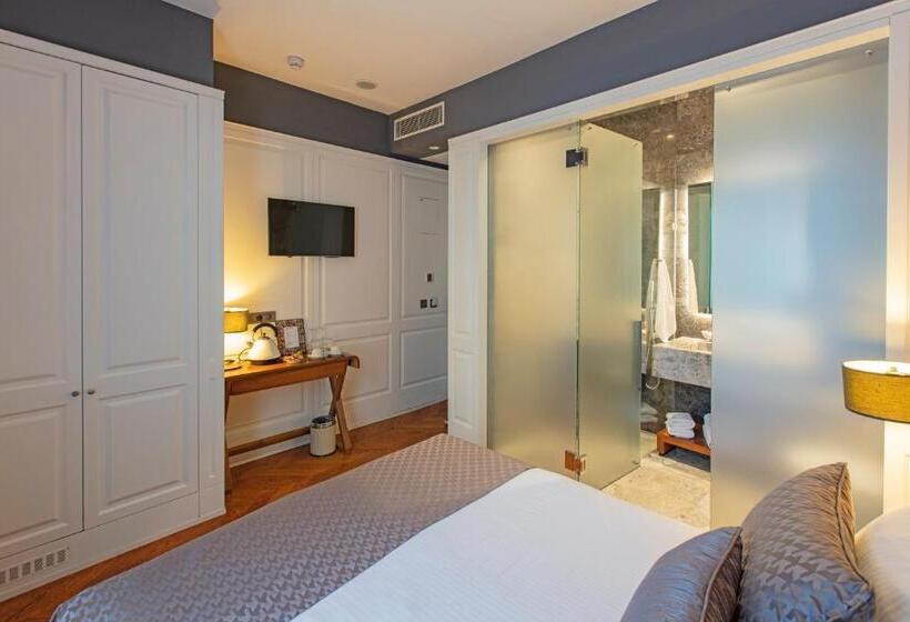 Deluxe Room, Miniature  Ottoman Mansion