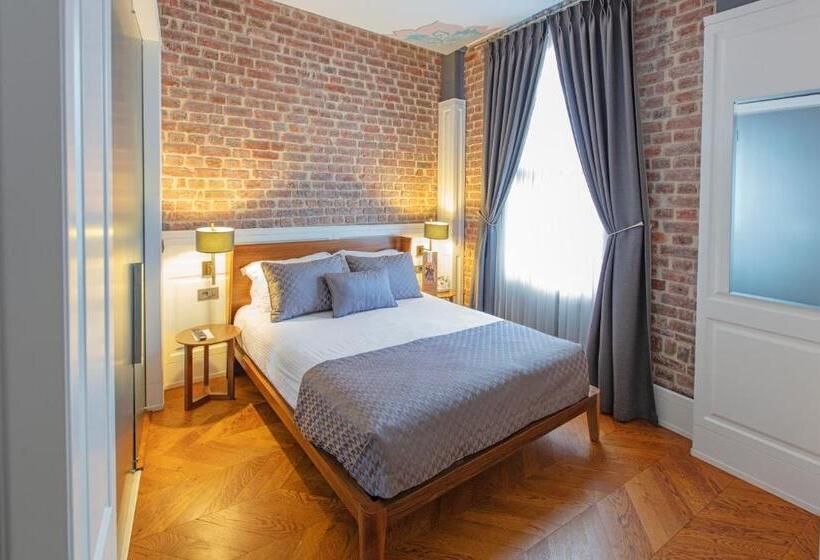 Deluxe Room, Miniature  Ottoman Mansion