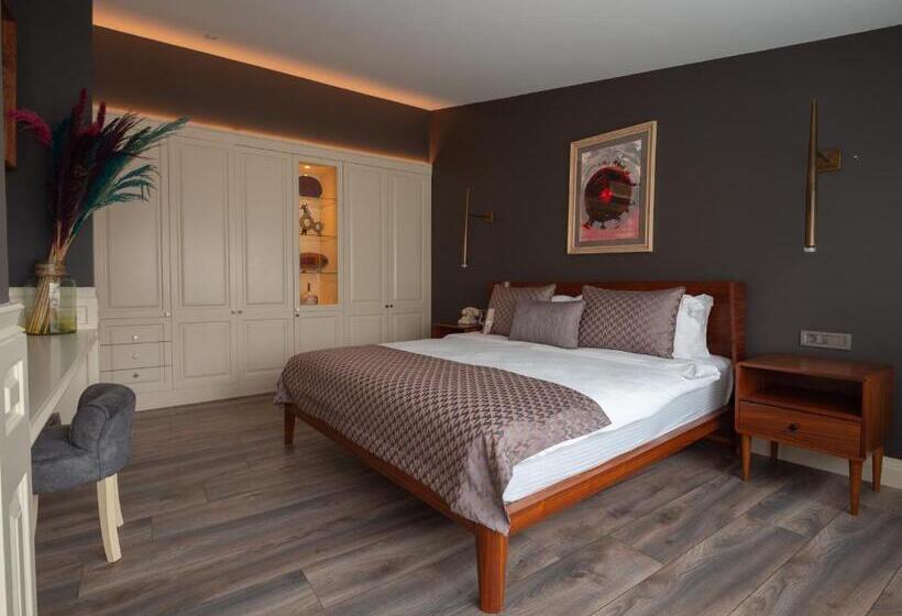 Deluxe Suite, Miniature  Ottoman Mansion